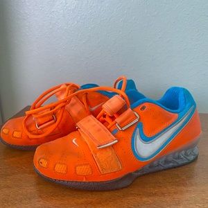 Crossfit Nike. 6.5 M Orange w/blue.